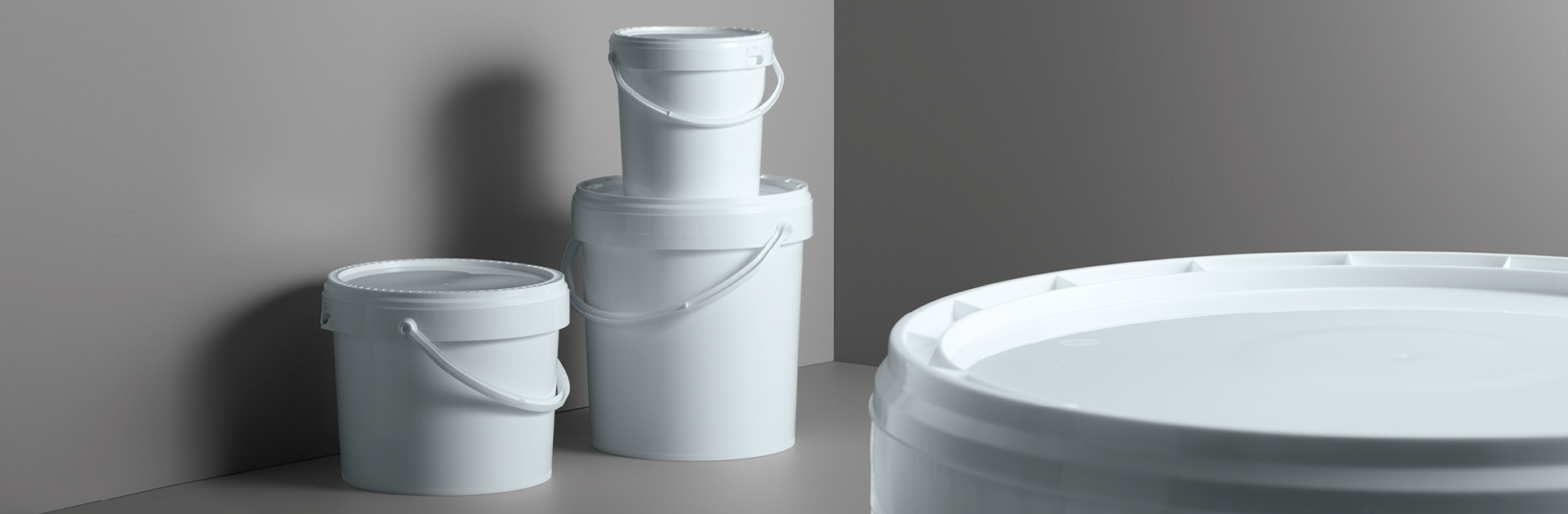 хозяйственные ведра из пластика